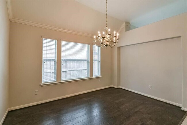 Foto del edificio - 5911 Mettler Ln