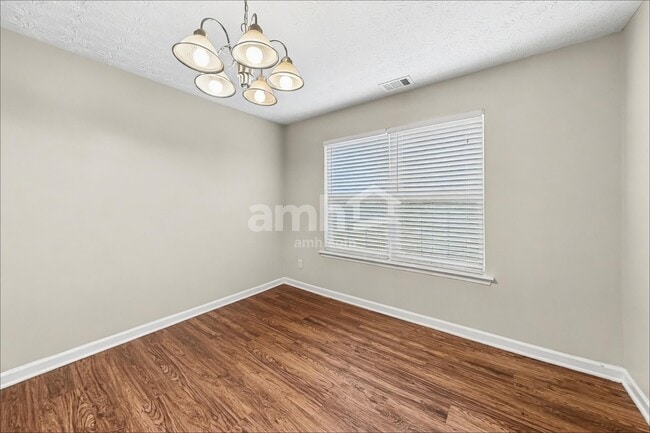 Foto del edificio - 6252 Whitetail Ct NW