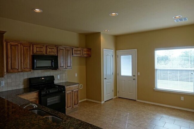 Foto del edificio - 7305 Prairie Twyne Dr