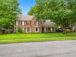 Building Photo - 743 Grovewood Dr