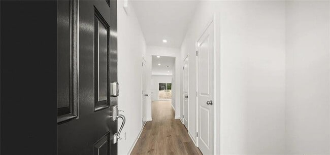 Foto del edificio - 128 Hazel Dr