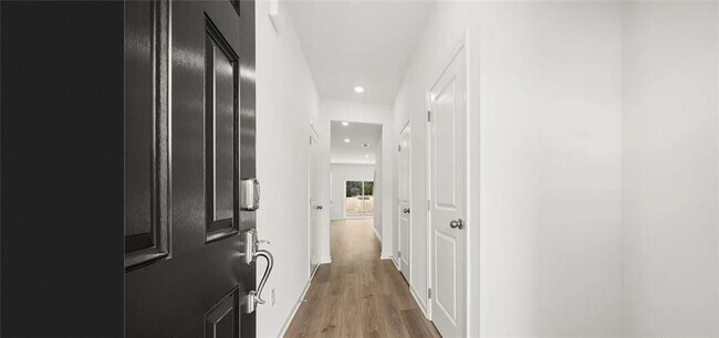 Foto del edificio - 132 Hazel Dr