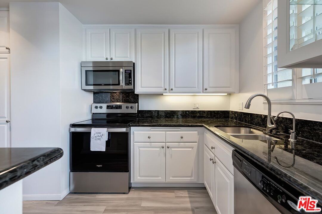 Foto principal - 10747 Wilshire Blvd