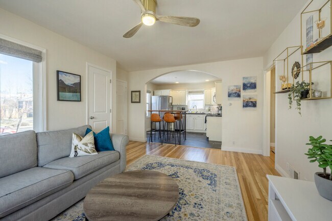 Foto del edificio - 356 E Utopia Ave