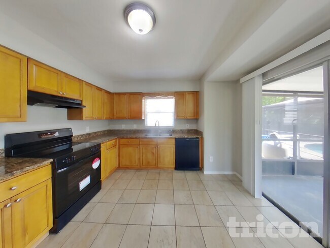 Foto del edificio - 1020 Red Oak Cir
