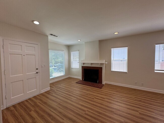 Building Photo - 2150 Crescent Ave