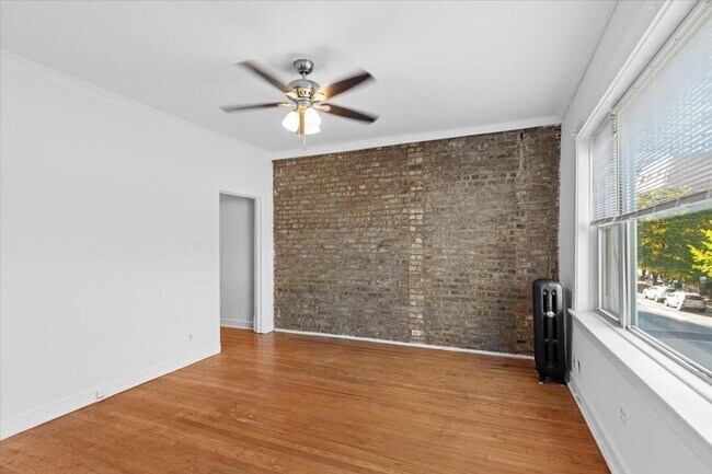 Building Photo - 2450 N Clark St