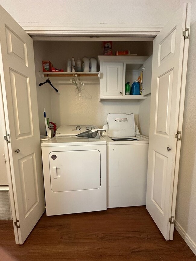 Building Photo - 1900 S 16th St