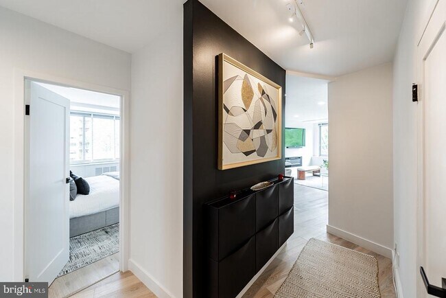 Foto del edificio - 4200 Cathedral Ave NW