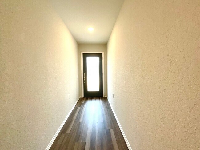 Building Photo - **APPLICATION RECEIVED** Spacious & Charming 3-Bedroom Home with 2-Car Garage, Fenced Yard & Prim...