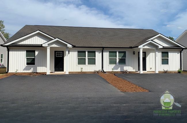 Building Photo - 133 Lyman Lodge Rd