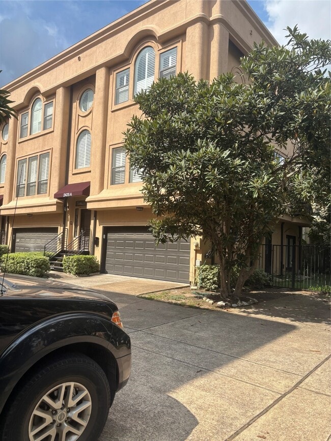 Building Photo - 2425 Dorrington St