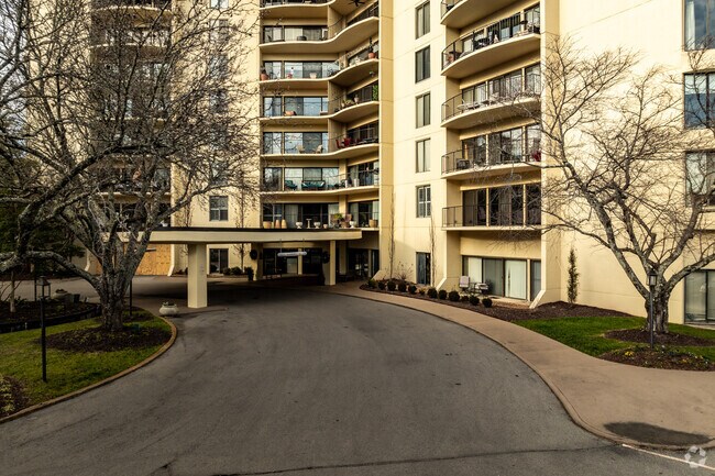 Foto del edificio - Wessex Towers Condominiums