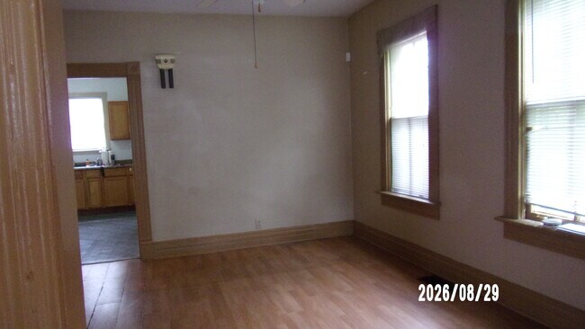 Foto del edificio - 112 W 113th Pl