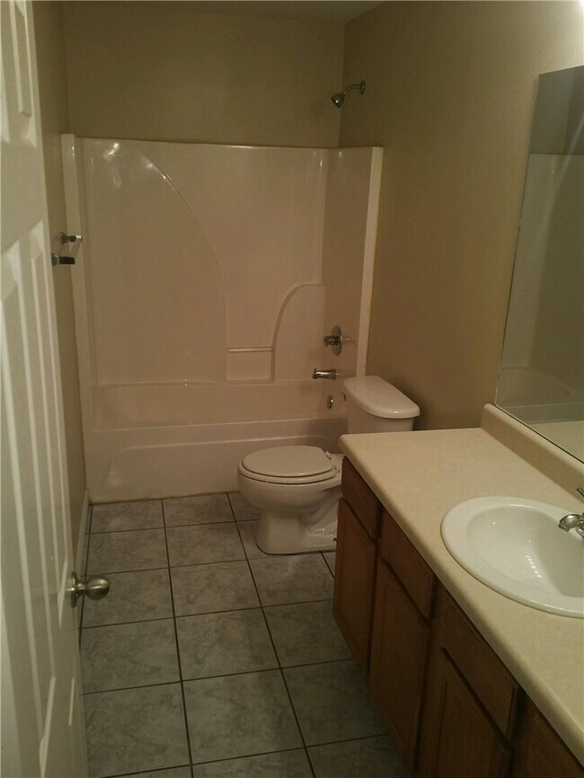 Foto del edificio - 231 Graystone Cir