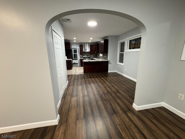 Foto del edificio - 173 Lincoln Ave