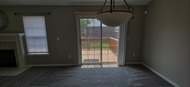 Building Photo - Beautiful 3 bed 3 bath two story condo. St...