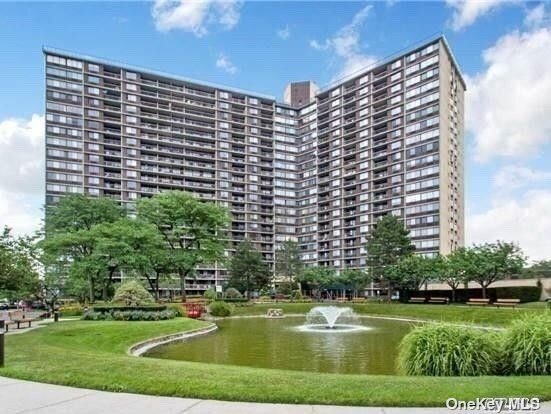 Primary Photo - 2 Bay Club Dr