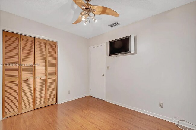 Foto del edificio - 2001 SW 97th Ave