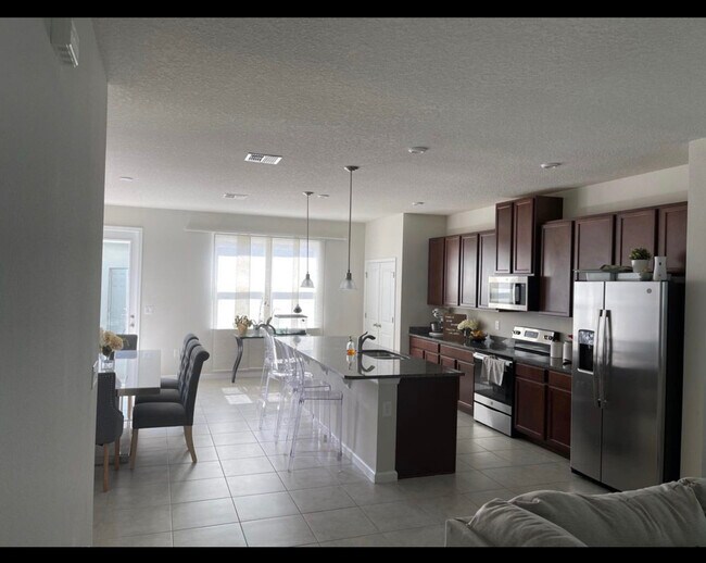 Foto del edificio - 6217 Aralia Ivy Ln
