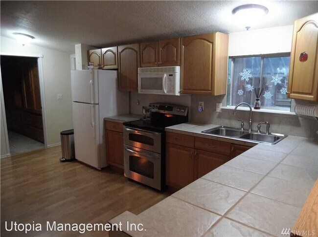 Building Photo - 2 br, 2 bath House - 6116 Poppy Court