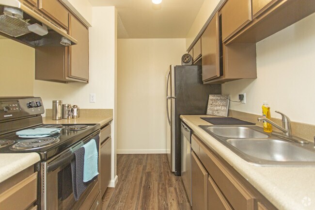 3BR,2BA-970SF - Sunrise Apartments