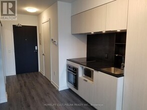 Building Photo - 77 Shuter St