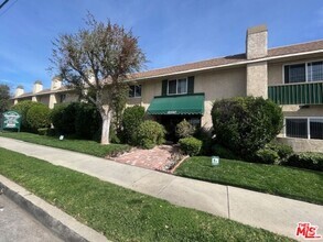 Building Photo - 10540 Balboa Blvd