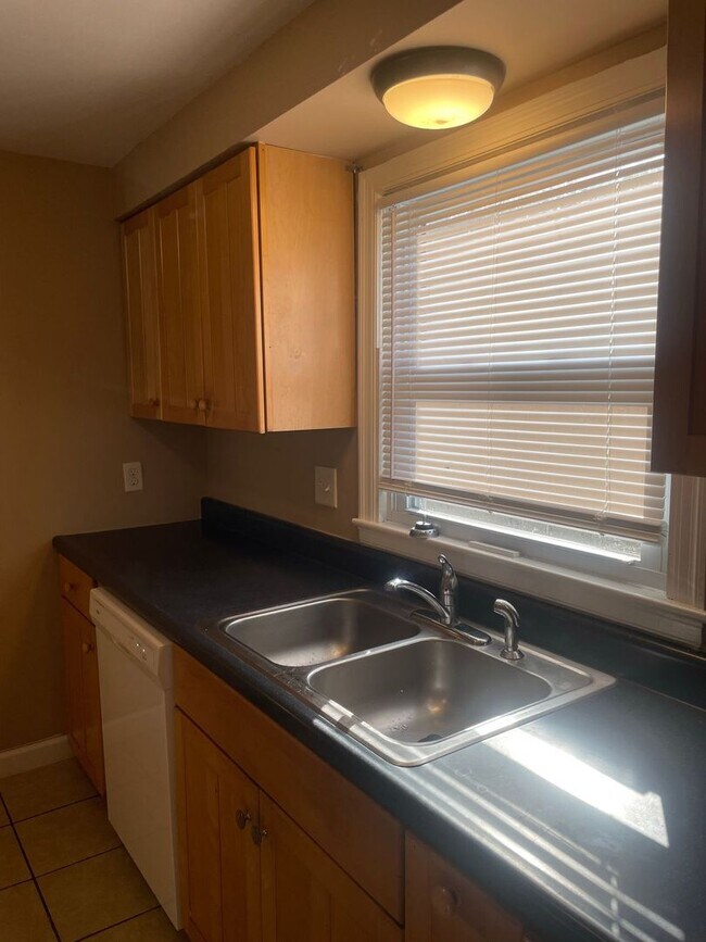 Building Photo - 1415 Park Ave