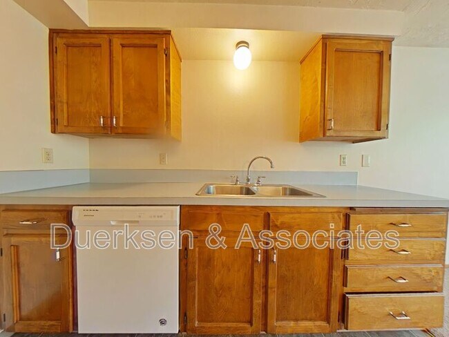 Building Photo - 4163 NW Walnut Pl