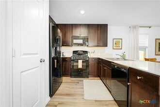 Building Photo - 175 Amber Gln