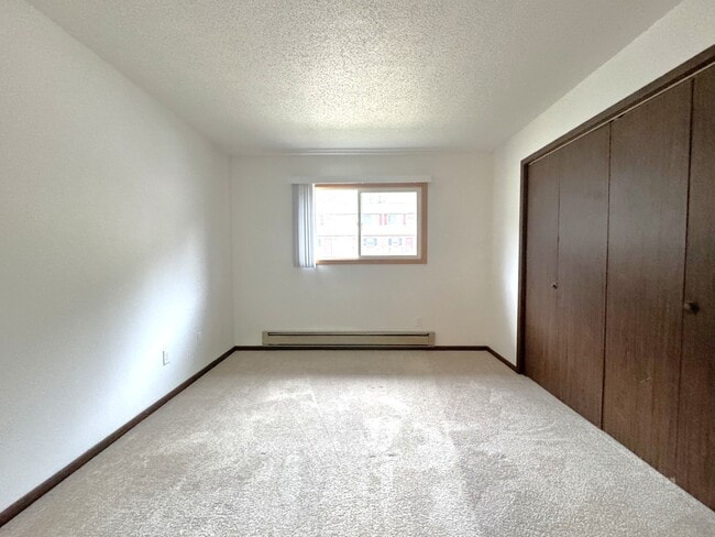 Building Photo - Cliffside Apartments