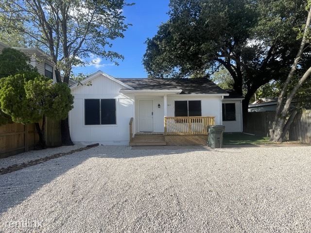 Primary Photo - 3 br, 2 bath House - 106 Waverly Dr # E