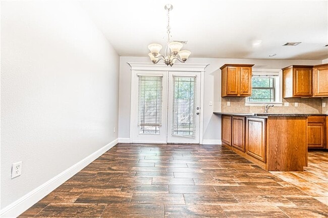 Building Photo - 802 Baker St NW