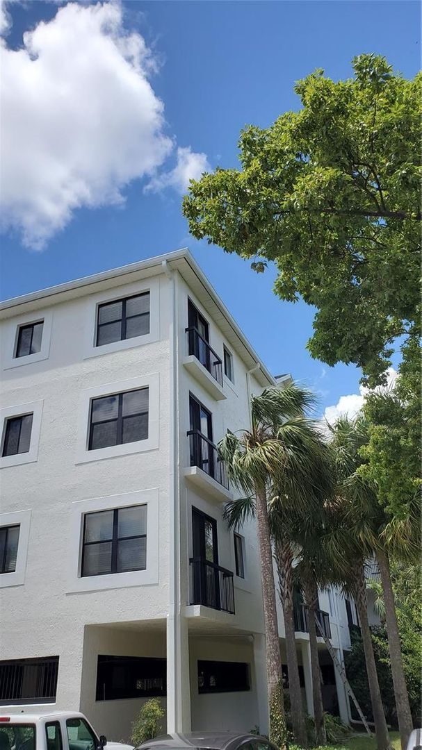Foto del edificio - Gated Community Park West