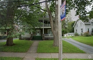 Building Photo - 442 Main St