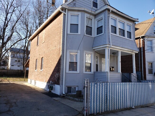 Building Photo - renovated 2-bedroom first floor apartment