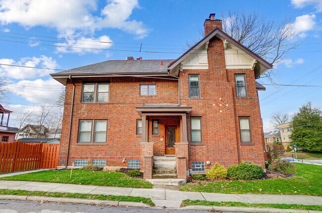 Foto del edificio - 2881 Observatory Ave