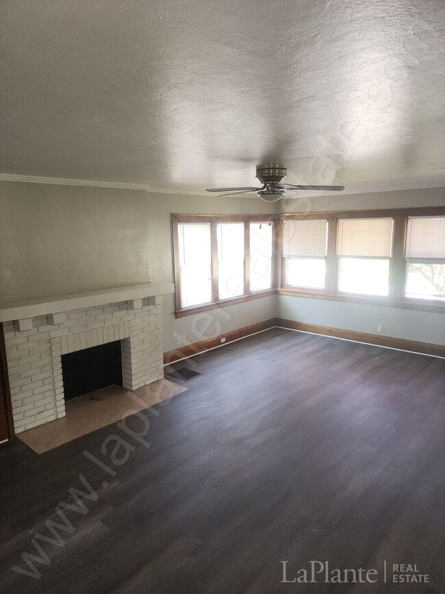 Foto del edificio - Beautiful 4 Bedroom Home for Rent