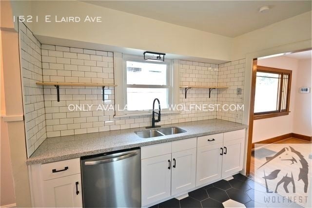 Building Photo - No Security Deposit Option! Amazing 3 Bedr...