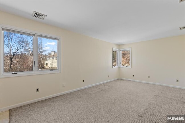 Photo - 146 Main St Apartment