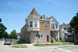 Building Photo - 3355 N Troy St