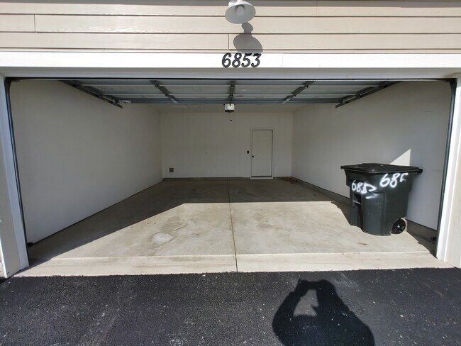 Foto del edificio - 6853 Kinsale Ln