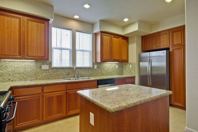 Building Photo - Great Home in a Great Area
