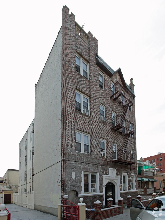 Building Photo - 1922 85th St