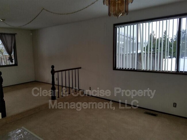 Photo - 1380 Flintridge Ave Apartment
