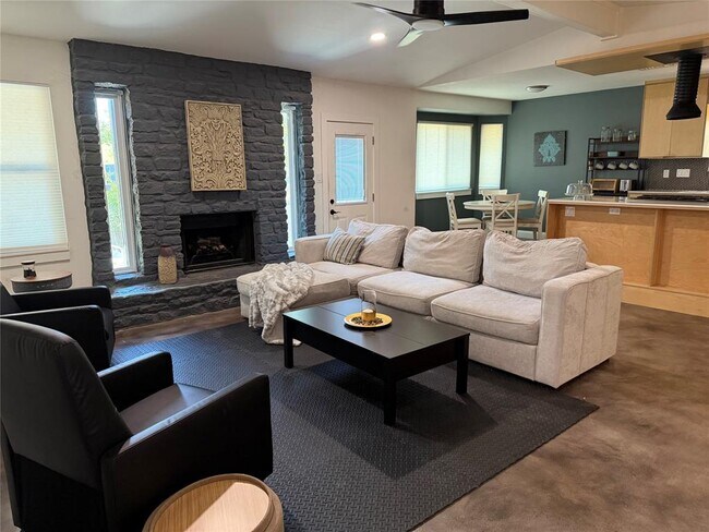 Foto del edificio - 1900 Dauphine Cove