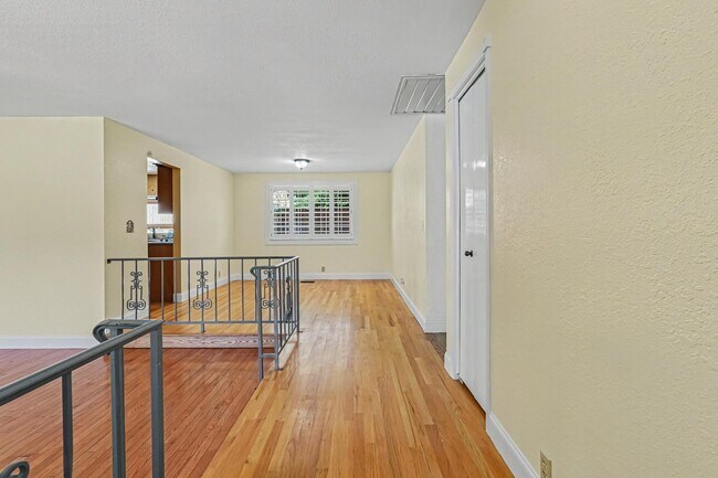 Foto del edificio - 11875 W Hidden Valley Rim Rd