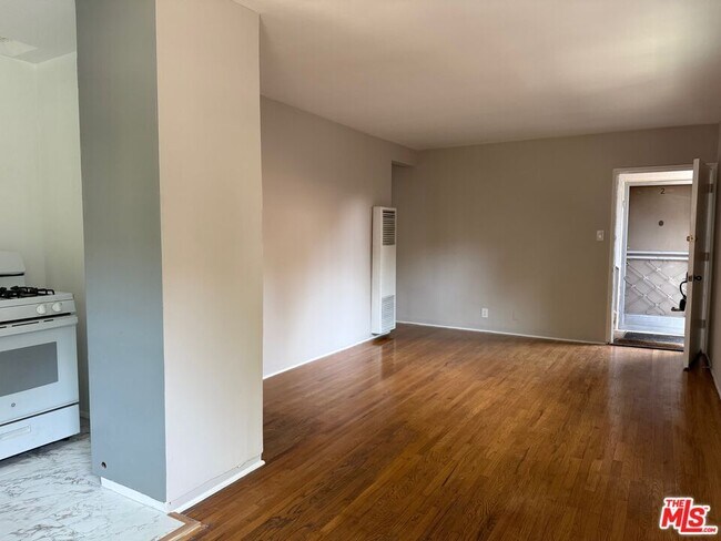 Foto del edificio - 1159 N Genesee Ave