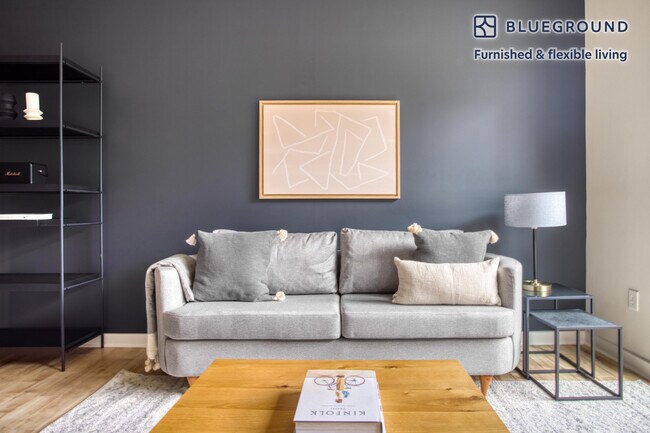 Foto del edificio - 360 H St NE